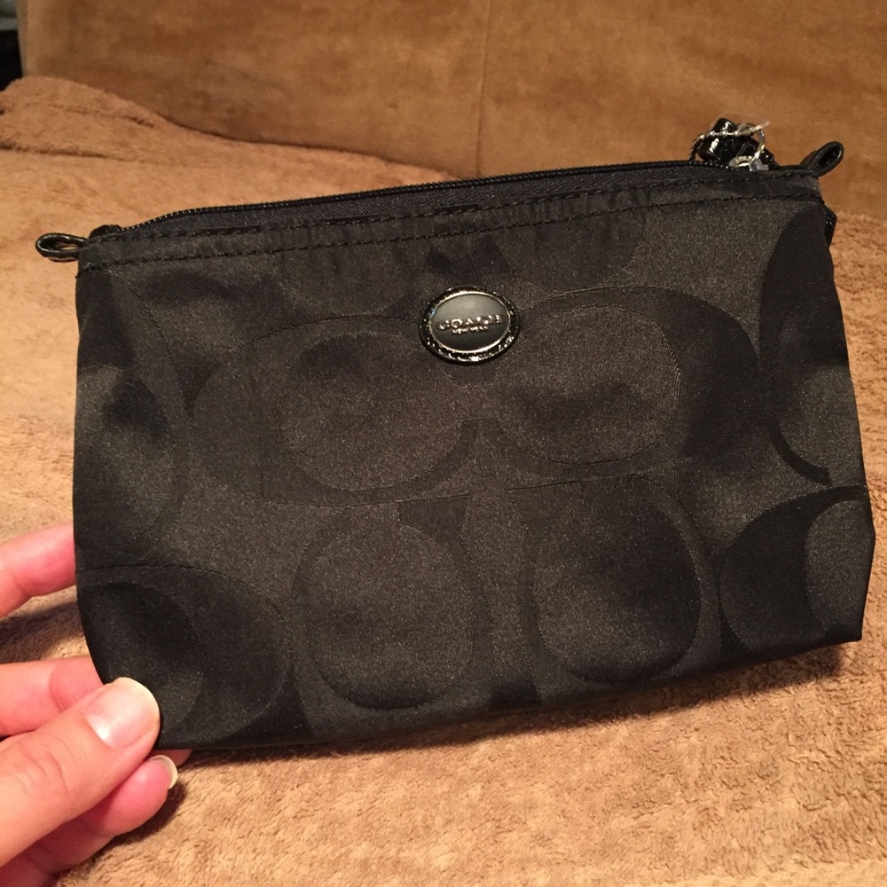 NWOT Coach satin nylon logo zip clutch